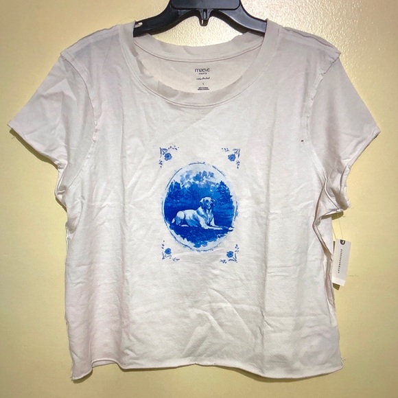 Anthropologie Tops - Anthropologie White Tee with Blue Dog Medallion